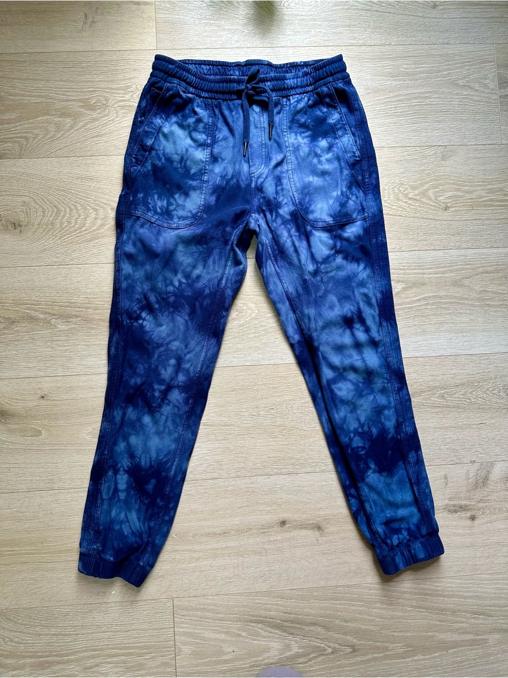 Athleta Women’s Navy Blue Tie-Dye Jogger Sweatpants